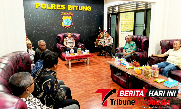 Kapolres Bitung AKBP Arie Sulistyo Nugroho, S.I.K., M.H., Saat Audiensi bersama pengurus Kerukunan Keluarga Jawa (KKJ) Satya Bhakti Kota Bitung. (Dok. Istimewa)