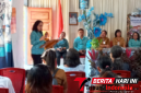 ‎Ketua TP PKK Kota Bitung, Ellen Honandar-Sondakh, SE, Saat memberikan. (Dok. Istimewa)