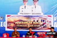 Kasi Intelijen Kejari Bitung, Justisi Wagiu, S.H., M.H., Saat menjadi Narasumber Utama di kegiatan penerangan dan sosialisasi hukum Aertembaga. (Dok. Istimewa)