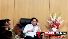 Walikota Bitung, Hengky Honandar, S.E, saat memimpin Rapat Forkopimda dan Forum Lintas Sektoral. (ft. talia)
