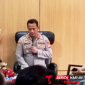 Kapolres Bitung, AKBP Arie Sulistyo Nugroho, S.I.K., S.H., M.H., Saat memberikan masukan dalam Rapat Forum Koordinasi Pimpinan Daerah (Forkopimda) yang dipadukan dengan Forum Lintas Sektoral. (ft. talia)