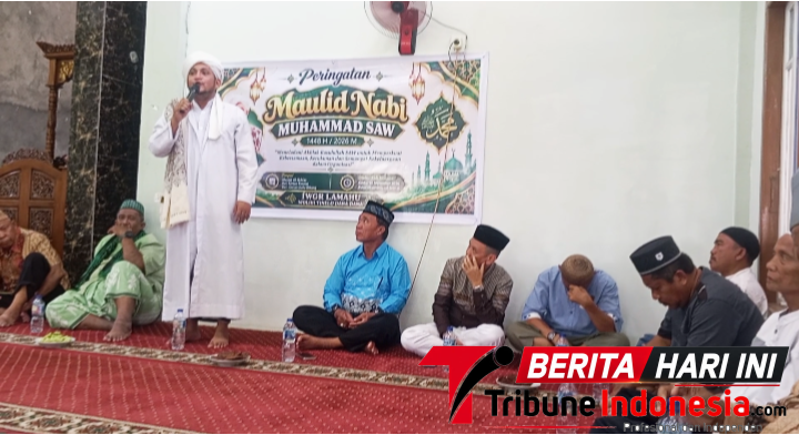 Habib Idrus Bin Abubakar Al Jufri, Saat Memberikan Taudziyah di Mesjid Al Ikhlas Girian Permai. (ft. talia)
‎