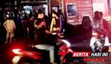 Mobil Damkar Pemkot Bitung, yang berada di lokasi beserta Personel Polres Bitung, (ft. Wempi Padu)