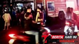 Mobil Damkar Pemkot Bitung, yang berada di lokasi beserta Personel Polres Bitung, (ft. Wempi Padu)