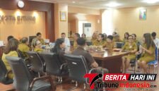 Wali Kota Bitung, Hengky Honandar, S.E, saat memimpin Rapat Pengendalian Inflasi Daerah, (ft. Ferry. Bolung)