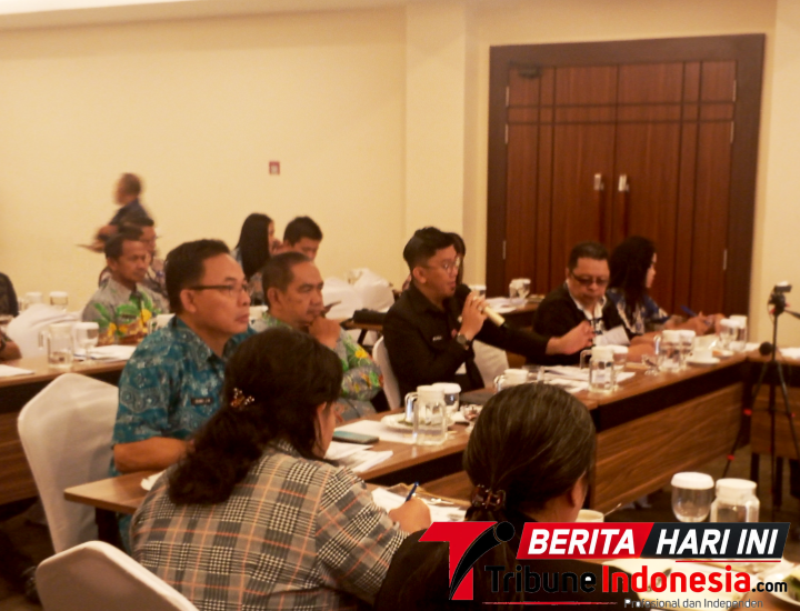 Kadis PUPR Kota Bitung, Rizal Sompotan, S.T., M.M., saat memberikan Penyampaian. (ft. talia)
‎