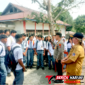 Kapolsek Aertembaga, AKP Denny Stenly Tampenawas, S.Sos., S.H., Sosialisasikan
‎gerakan POLSAMA (Polisi Bersama Masyarakat) dengan menyambangi Para siswa. (ft. Dok. Istimewa)