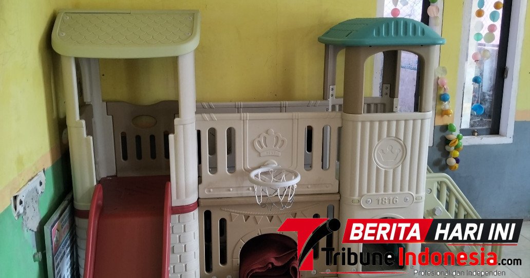 Foto playground yang dilengkapi perosotan, terowongan dan ring basket (Dok ist)