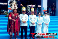 Walikota Bitung, Hengky Honandar,S.E, bersama Isteri, dan Wawali Randito Maringka, S.Sos bersama Isteri serta Kadis Kominfo Bitung, Altin Abraham Tumengkol, S.IP., M.Si., Menggunakan Busana Adat Minahasa (Kabasaran). (ft. talia)