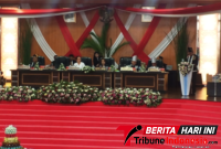 Walikota Bitung, Hengky Honandar, S.E, saat memberikan penyampaian di Rapat Paripurna Istimewa DPRD Bitung, dalam rangka HUT Ke-36 Kota Bitung. (ft. talia)