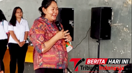 Kanit Pelayanan Perempuan dan Anak (PPA) Satreskrim Polres Bitung, Aipda Yunita Papendang, S.H., saat memberikan paparan kepada para siswa/siswi SMKN-2 Bitung. (ft. talia)