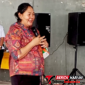 Kanit Pelayanan Perempuan dan Anak (PPA) Satreskrim Polres Bitung, Aipda Yunita Papendang, S.H., saat memberikan paparan kepada para siswa/siswi SMKN-2 Bitung. (ft. talia)