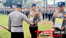 Kapolres Bitung AKBP Arie Sulistyo Nugroho, S.I.K., M.H., Saat memimpin upacara Pemberhentian Tidak Dengan Hormat (PTDH) secara In absentia terhadap dua personel Polres Bitung. (ft. Humas Polres Bitung)