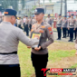 Kapolres Bitung AKBP Arie Sulistyo Nugroho, S.I.K., M.H., Saat memimpin upacara Pemberhentian Tidak Dengan Hormat (PTDH) secara In absentia terhadap dua personel Polres Bitung. (ft. Humas Polres Bitung)
