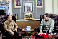 Hengky Honandar, S.E, Saat menemui Dirjen Bina Keuda Kemendagri. (ft. Protokol Setda Bitung)