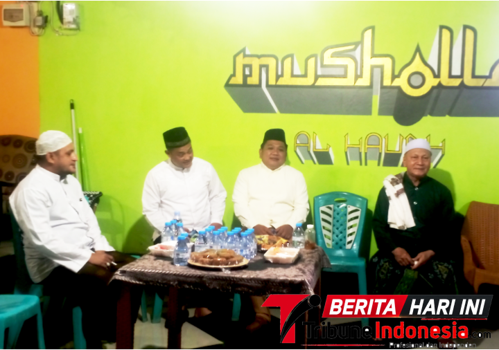 Wawali Randito Maringka, S.Sos. bersama Kapolres Bitung, AKBP Arie Sulistyo Nugroho, S.I.K., S.H., M.H., di penutupan Arbain Maulid Nabi Muhammad SAW. (ft. talia)