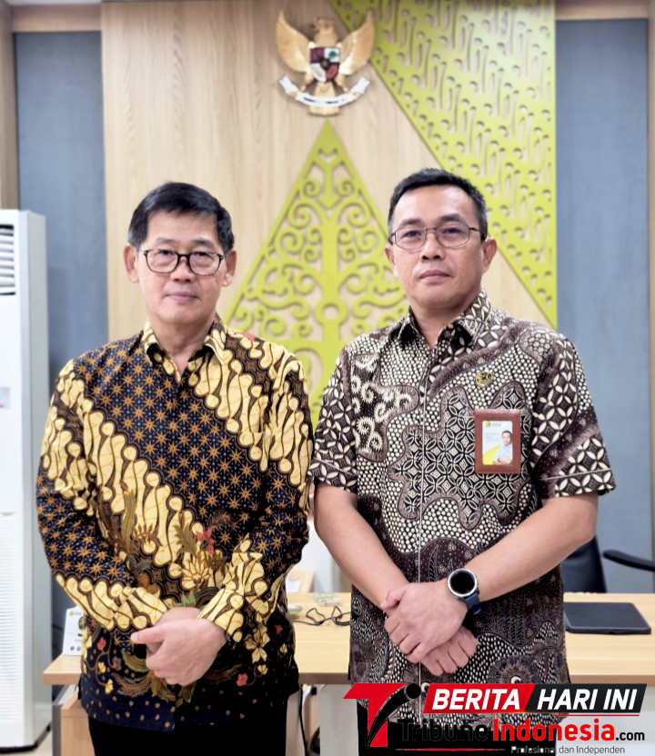 Walikota Bitung, Hengky Honandar, S.E, bersama Direktur Penanganan Aset Barang Bukti Ditjen Gakkum Kementerian ESDM, Ryllo Ashuri Panay, AP., MM., (ft. Kabag. Protokol Bitung)