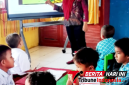 Aktifitas belajar mengajar di SD Cendekia Girian Bawah. (ft. talia)