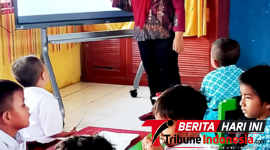Aktifitas belajar mengajar di SD Cendekia Girian Bawah. (ft. talia)