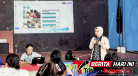 Camat Maesa Fatmawaty Soleman, SSTP saat memberikan edukasi pada kegiatan  Intervensi Pelaksanaan Fasilitasi Advokasi Bidang Pencegahan Kepada Keluarga,  yang di gelar Badan Narkotika Nasional Kota Bitung di Aula Kantor Lurah Kakenturan Satu. (ft. Kec. Maesa Bitung)