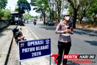 Kanit Regident (Registrasi dan Identifikasi) Satlantas Polres Bitung, IPDA Fransisca Zelia Woda Xavier, S.Tr.K., Saat memimpin Operasi Patuh Klabat 2026, hari ke dua. (ft. talia)