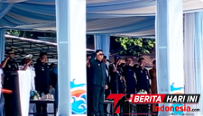 Walikota Bitung, Hengky Honandar S.E, saat memimpin Upacara Bendera Peringatan Hari Sumpah Pemuda Ke-98 (ft. talia)