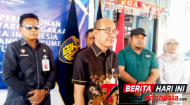 Kepala Kantor Kementerian  Hukum Sulawesi Utara, Alex Cosmas Pinem, S.H., M.Si., Saat memberikan keterangan pers di kegiatan Verifikasi Faktual Kewarganegaraan Warga Keturunan Filipina di Bitung. (ft. talia)